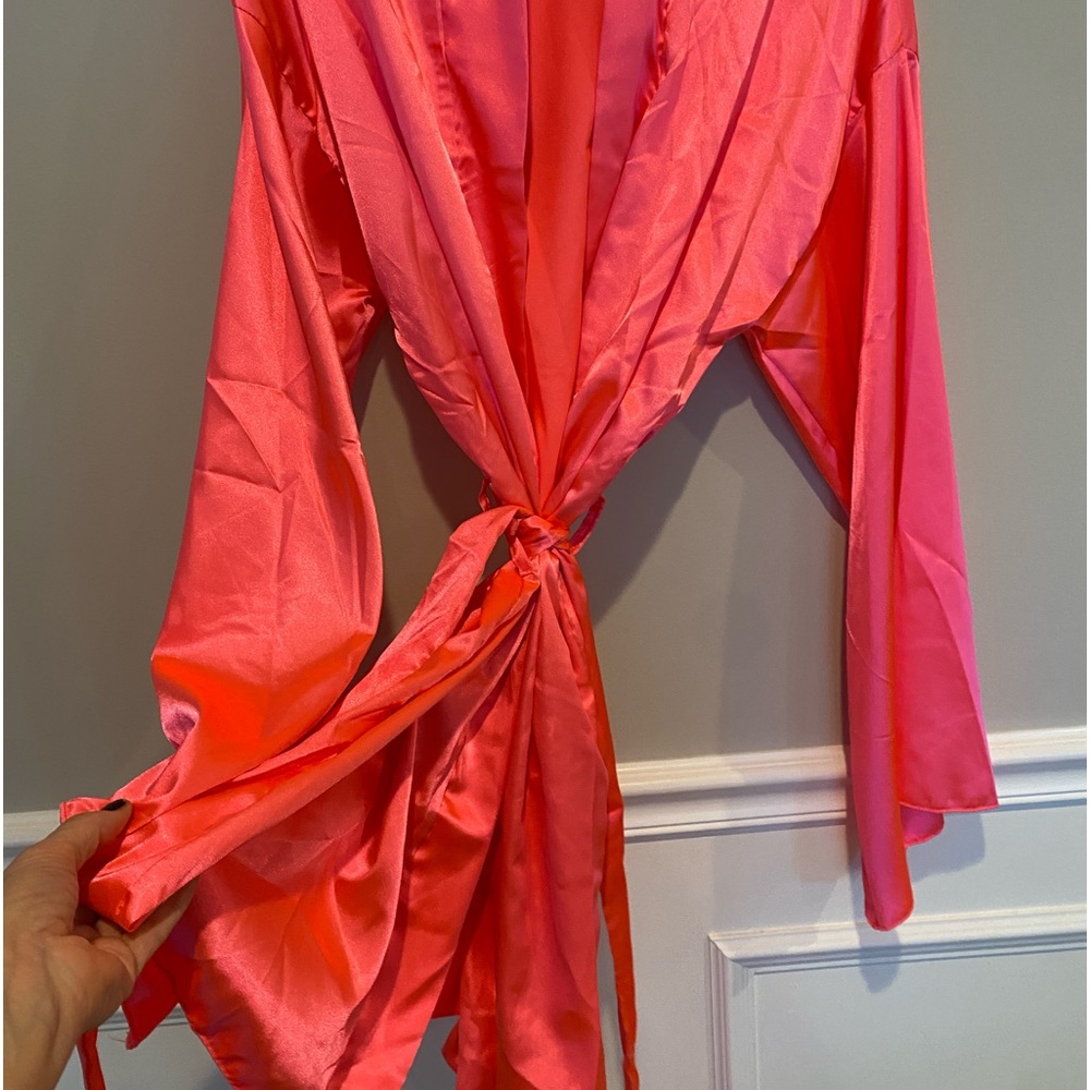 Gorgeous satin NEON PINK KIMONO!!!!